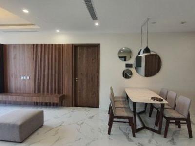 Cho thuê căn hộ 3 phòng ngủ dự án Sungrand City Quảng An