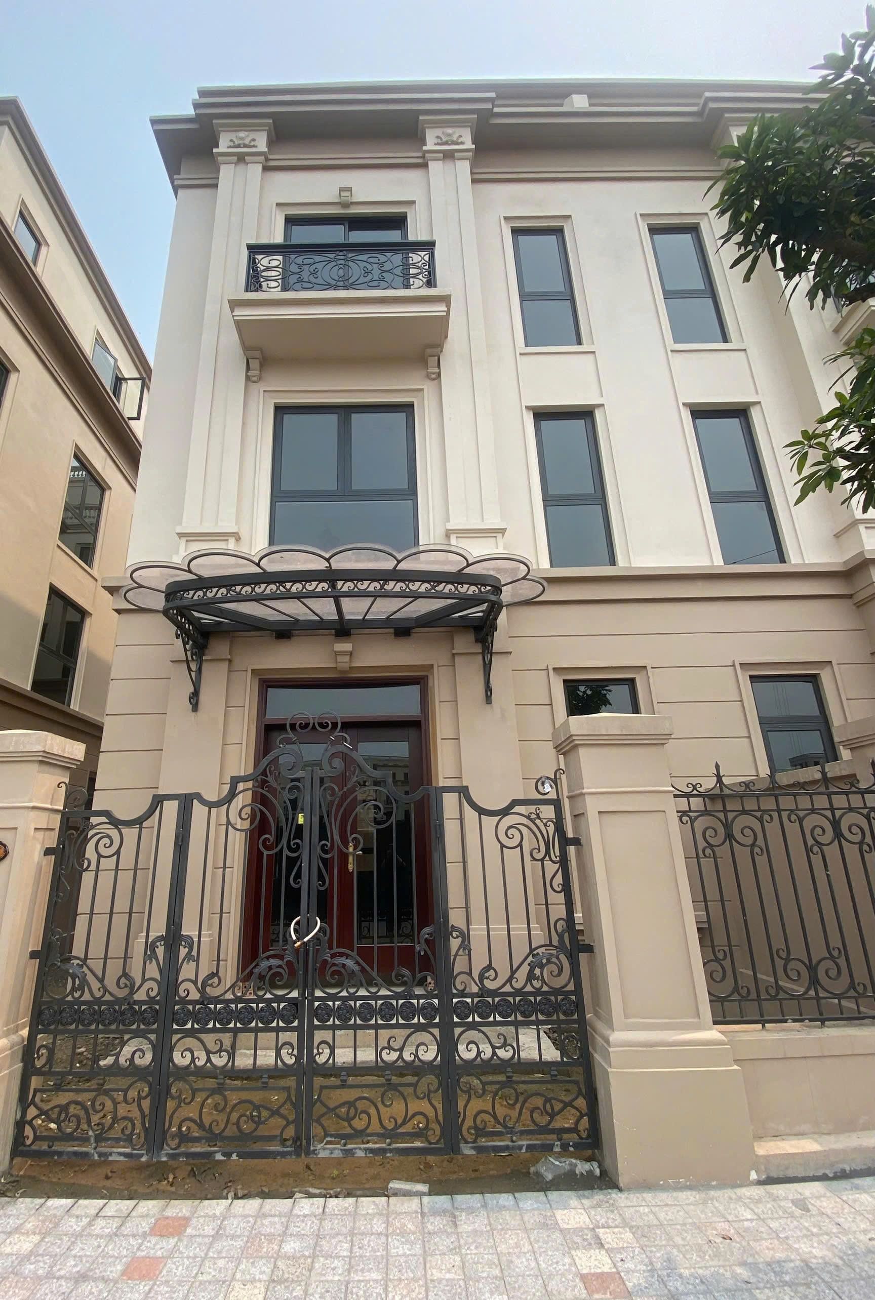 Bán biệt thự song lập Hoàng Gia 6 hướng Tây Bắc diện tích 144,5m2 Vinhomes Global Gate Cổ Loa