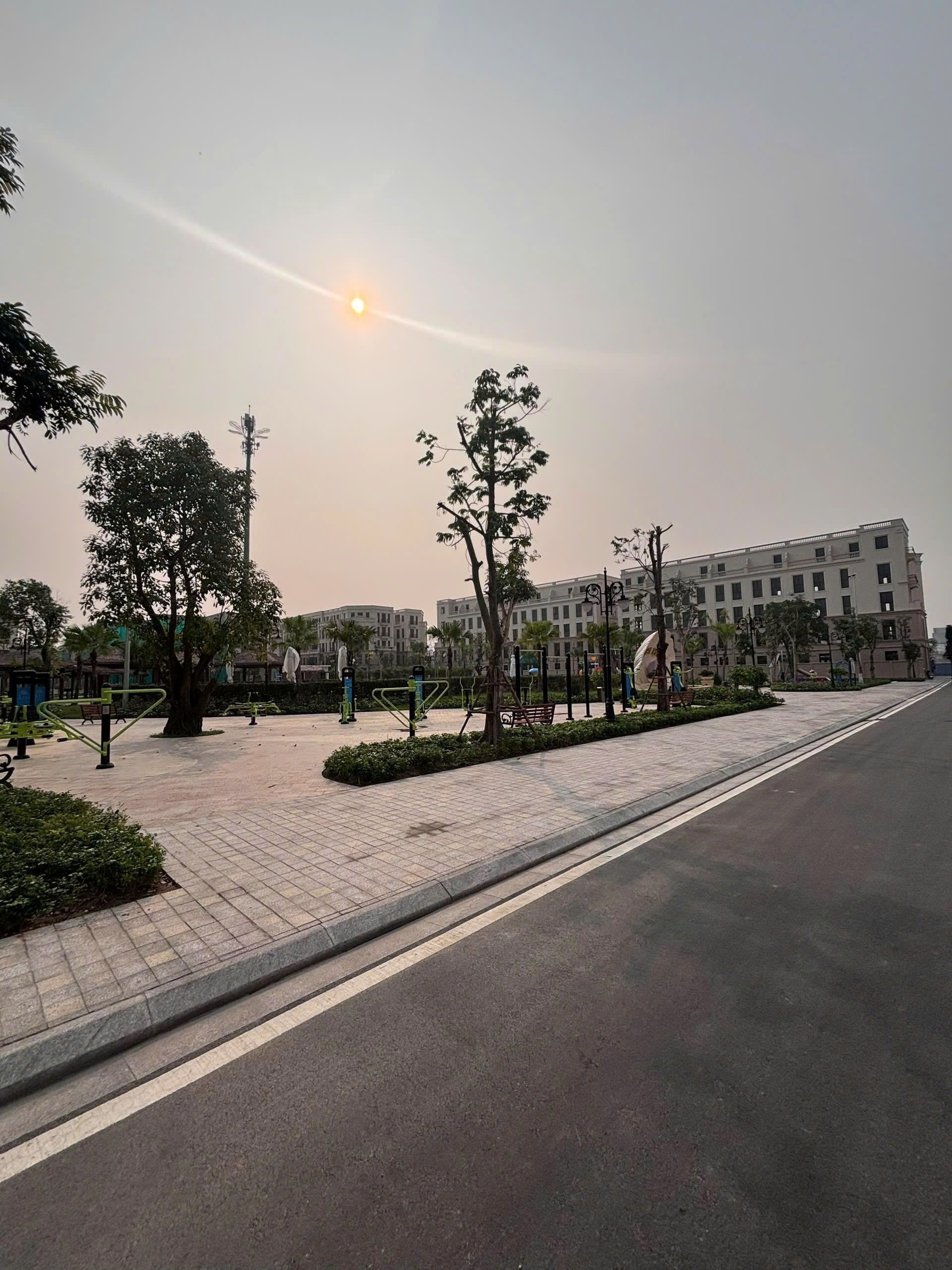 Chuyển nhượng liền kề Thiên Nga khu Tinh Hoa DT 63m2 hướng Tây Nam Vinhomes Cổ Loa