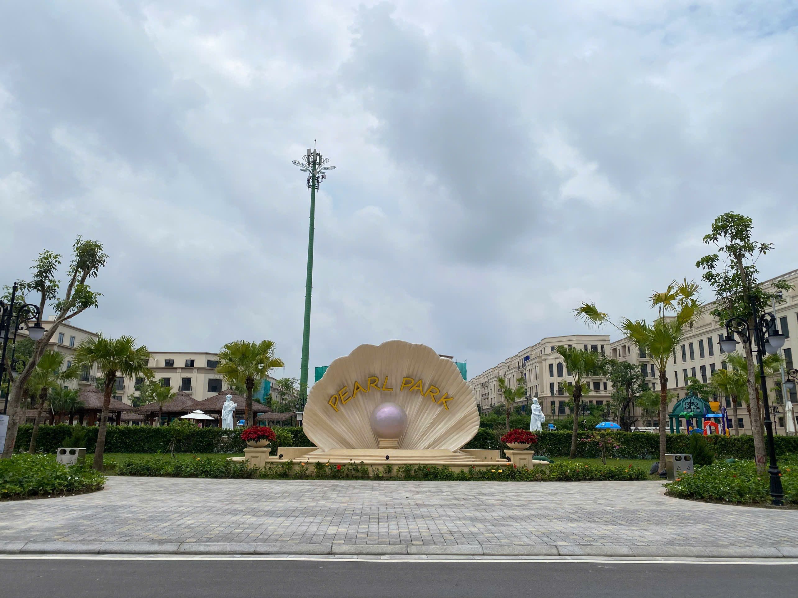 Chuyển nhượng tứ lập góc Hoàng Gia hướng Tây Bắc view đường 40m khu Tinh Hoa Vinhomes Cổ Loa