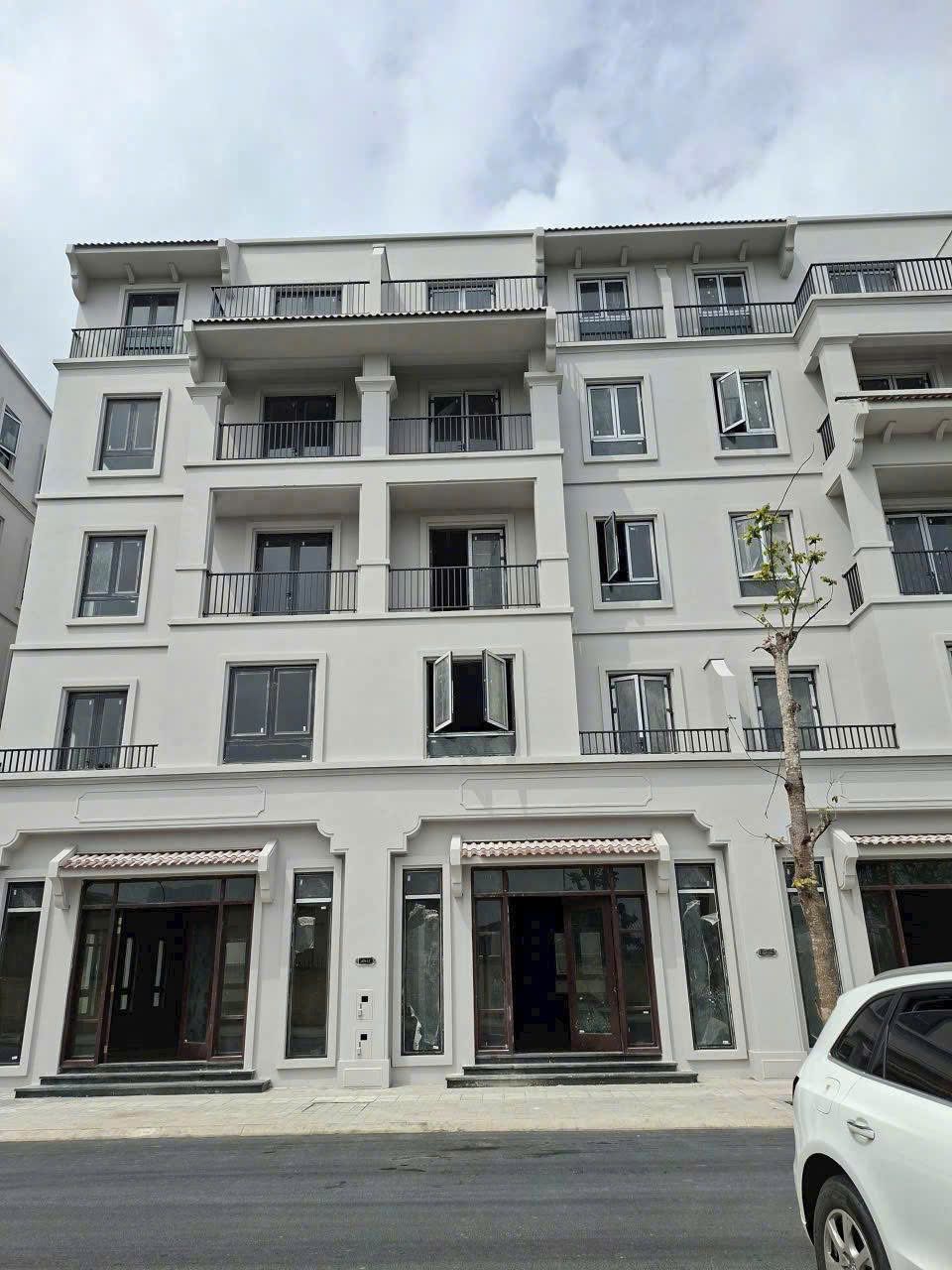 Liền kề Ánh Dương DT 63m2 hướng Tây Nam khu Cát Tường Vinhomes Global Gate Cổ Loa