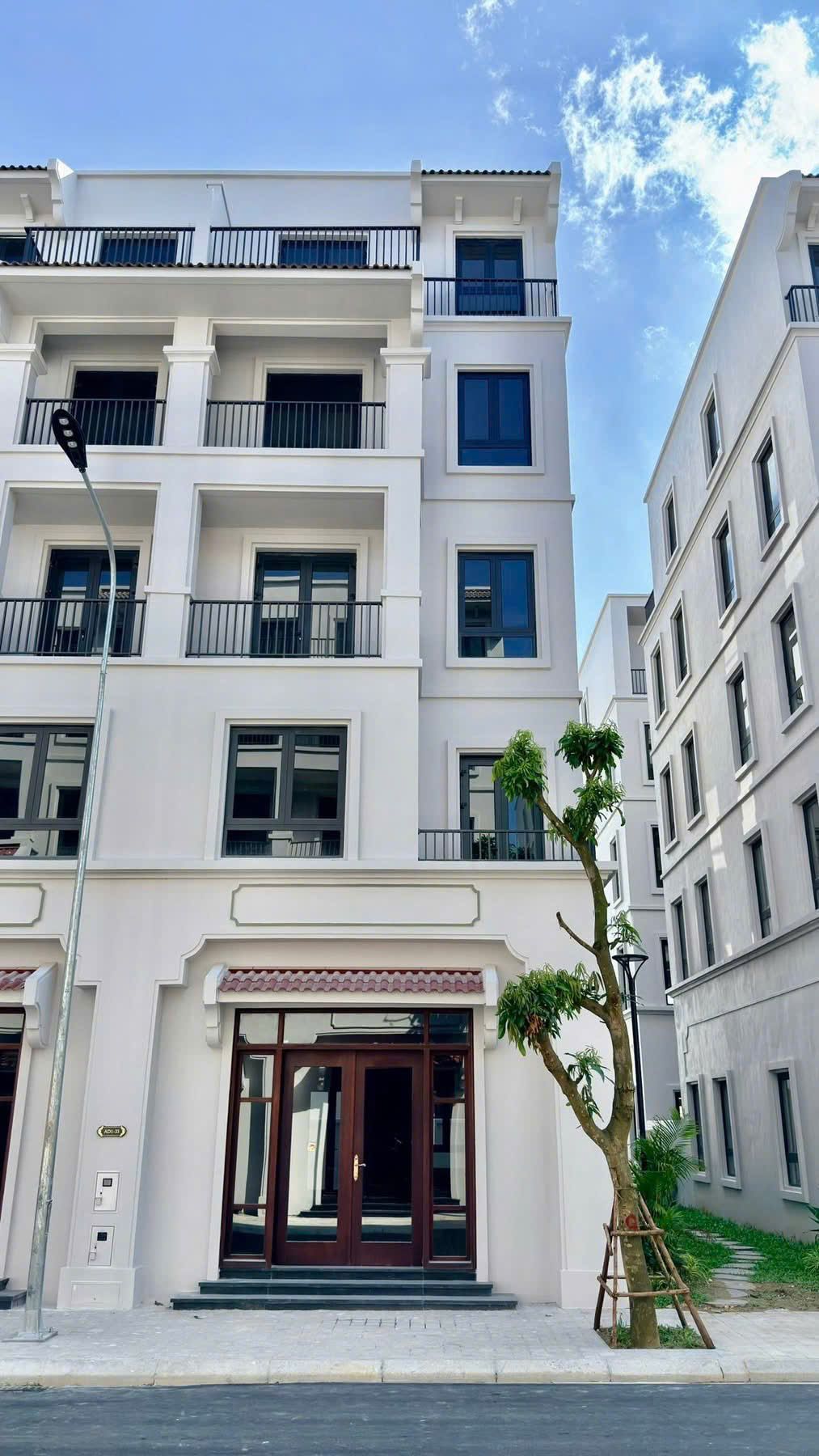 Chuyển nhượng liền kề xẻ khe Ánh Dương 68.75m2 cắt lỗ 2 tỷ view công viên Vinhomes Cổ Loa