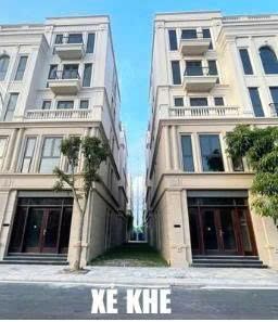 Bán nhà liền kề xẻ khe đối diện trung tâm ẩm thực Global Gourmet phân khu Tinh Hoa Vinhomes Global
