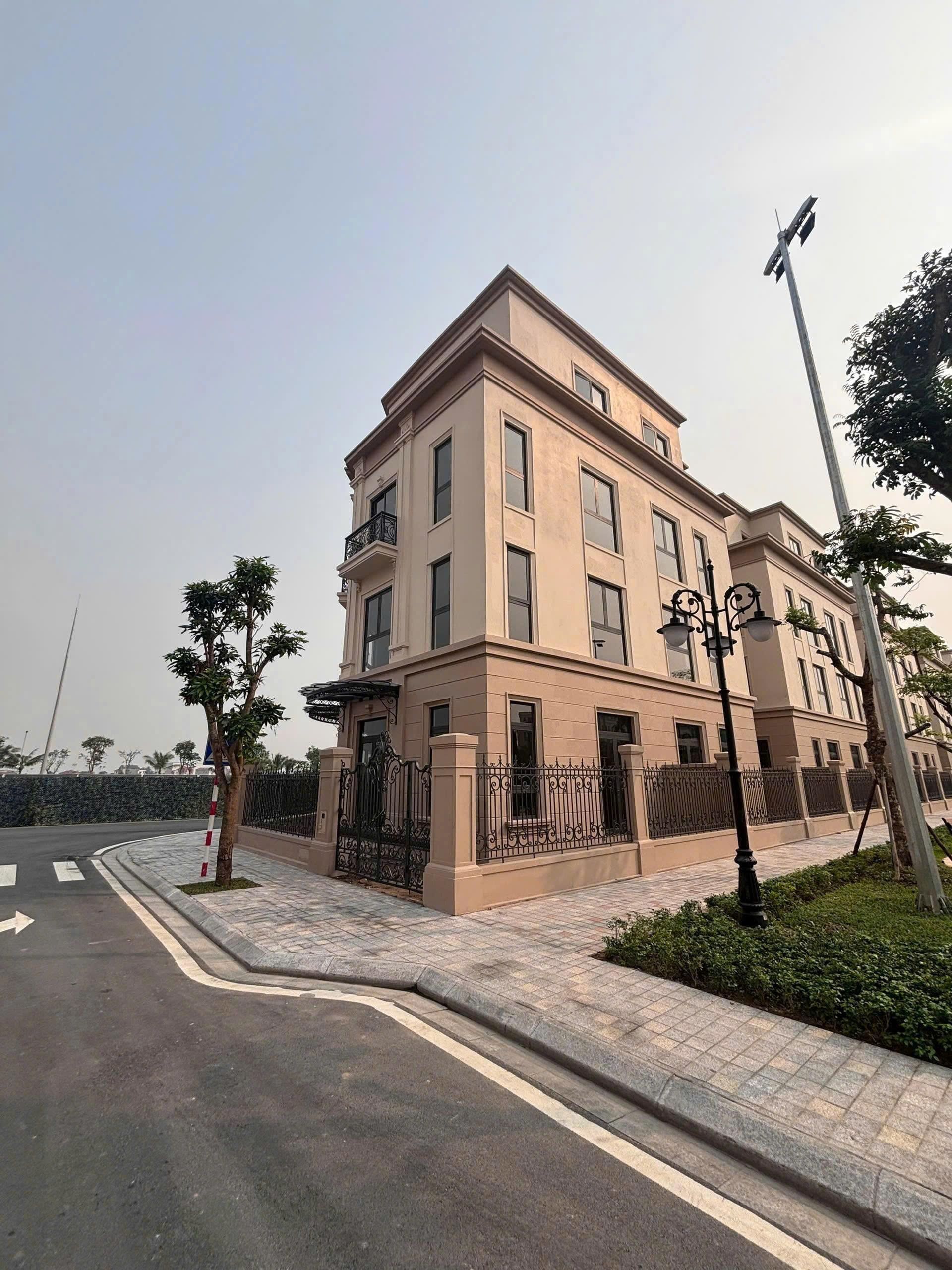 Bán nhà Vinhomes Global Gate Cổ Loa biệt thự song lập view công viên phân khu Tinh Hoa