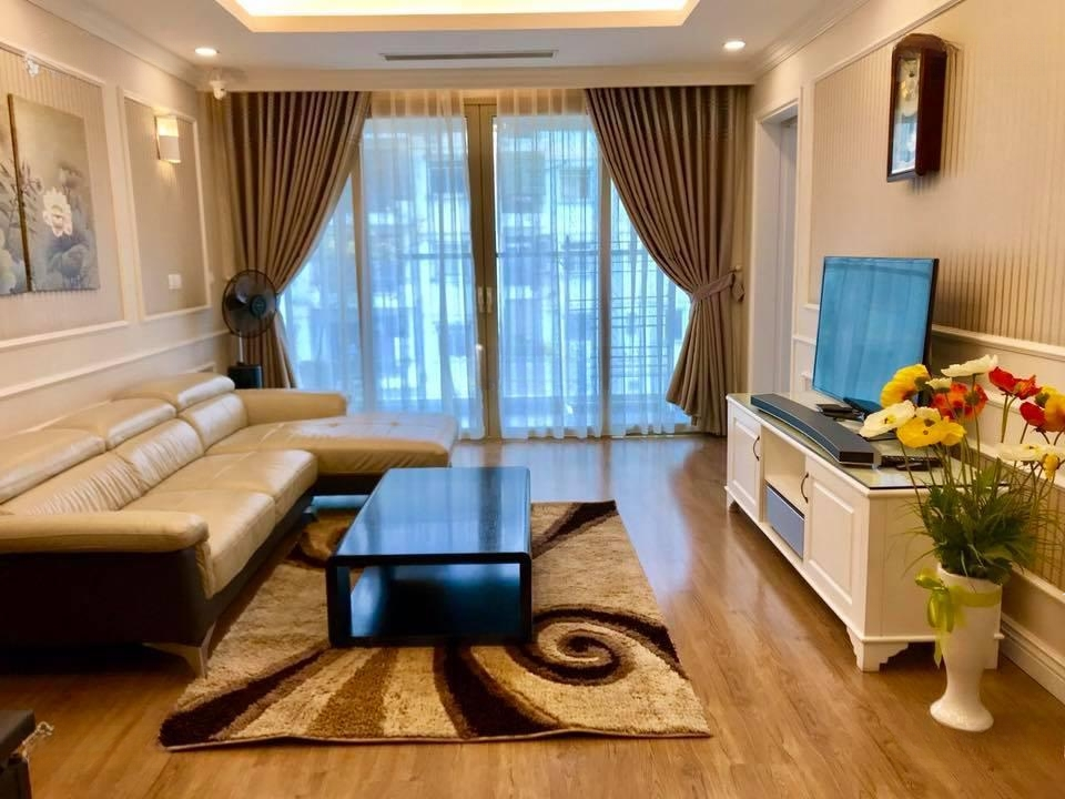 Cho thuê căn hộ chung cư 3 phòng ngủ Vinhomes Nguyễn Chí Thanh